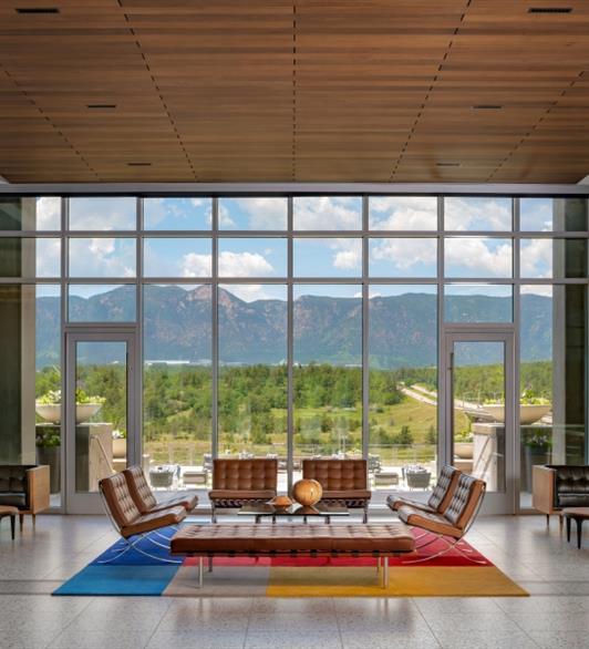 A waiting area with a nice view of the mountains